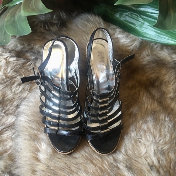 LA Donna Moda Wedge Sandal EUC Sz 8 - Picture 2 of 6